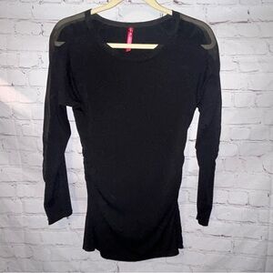 Ruby Ribbon side ruched shirt women’s size S‎